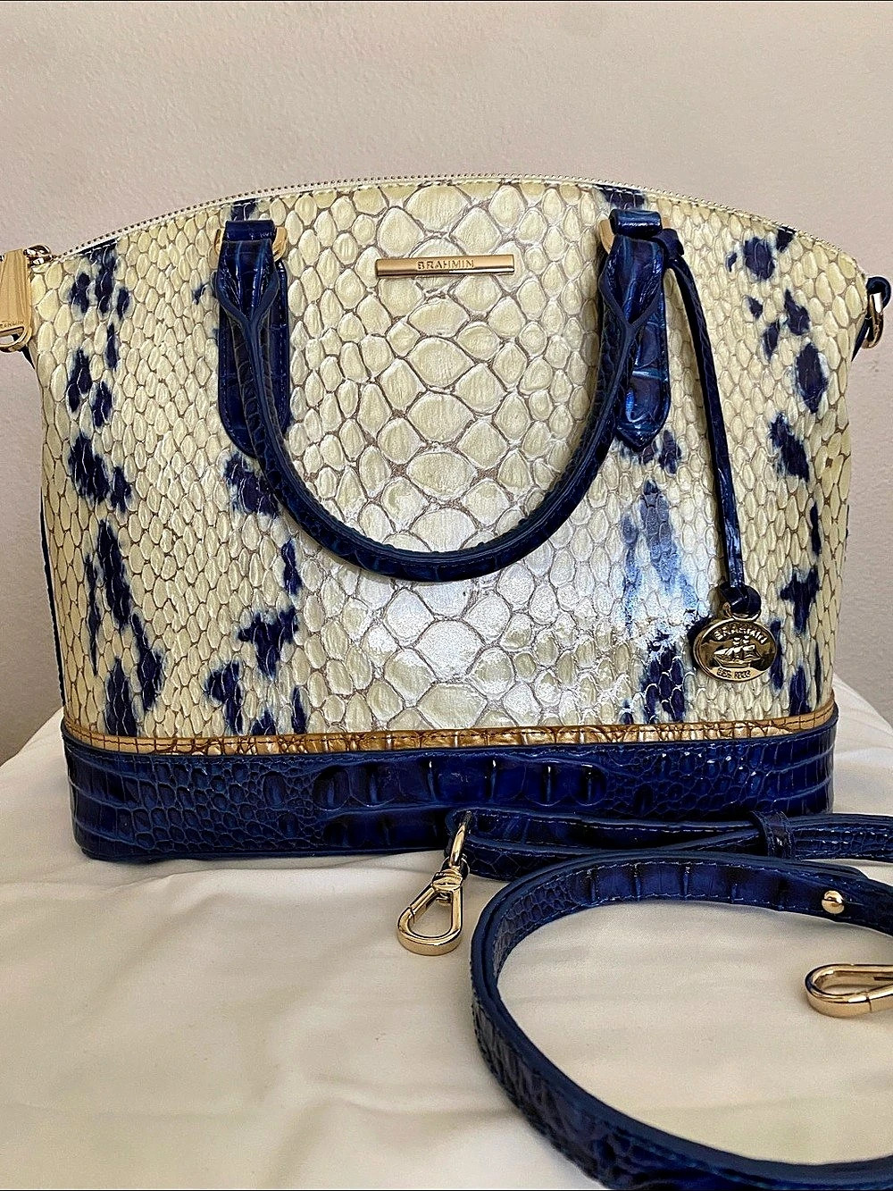 Brahmin medium Duxbury Satchel shell white freshwater